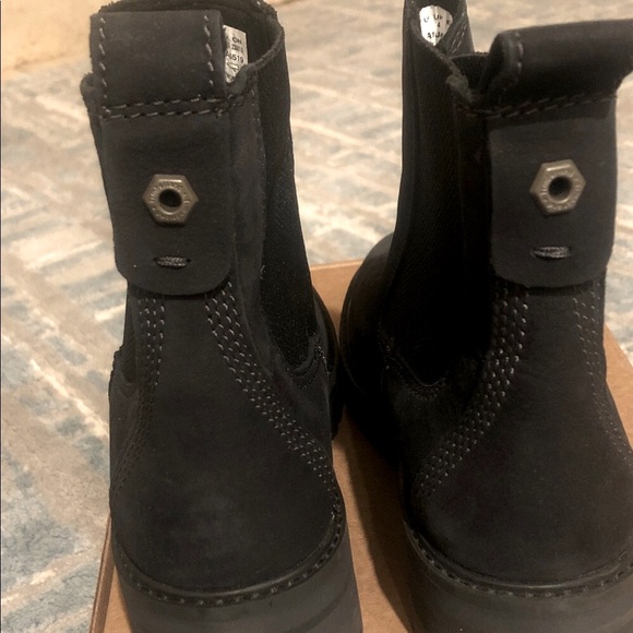 Timberland Women’s Courmayeur Valley Chelsea Fashion Boots - Picture 7 of 7